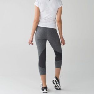 Lululemon Grey and Black Pace Rival Crops